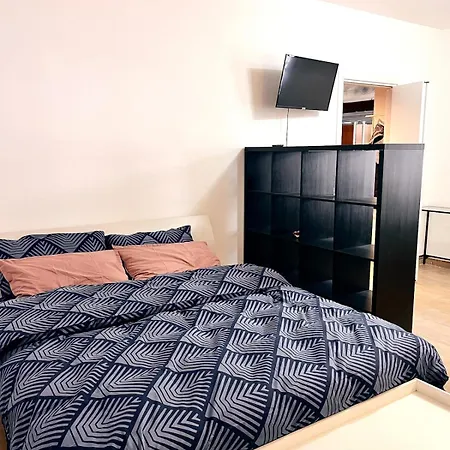דירה Cozy & Complete - 20 Min Walk From